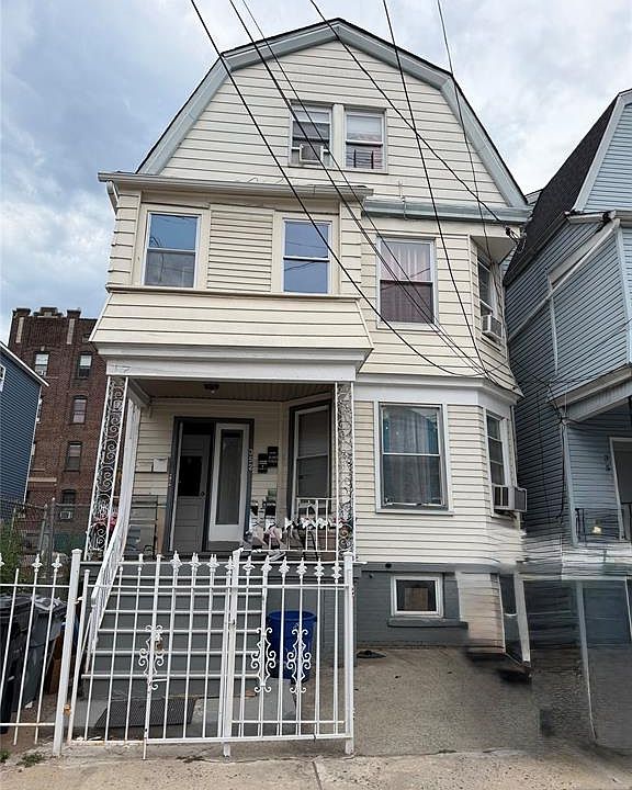 1st image of 352 N 7th St