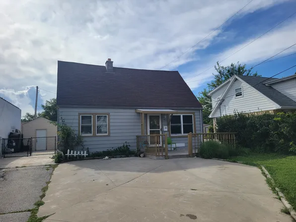 3863 S 92nd St, Milwaukee, WI 53228