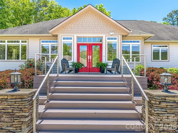 3rd image of 16 Chickadee Ln