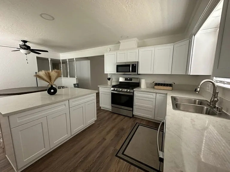 2059 E Ash Ave — Photo 4