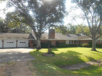 1602 Saint Lukes Dr, El Campo, TX, 77437
