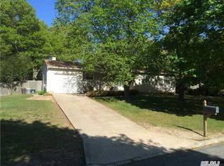 2709 John Roe Smith Ave, Medford, NY 11763