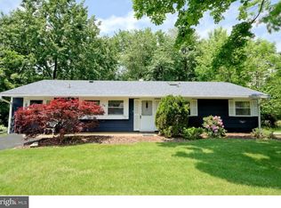 79 Stillwell Rd, Kendall Park, NJ 08824