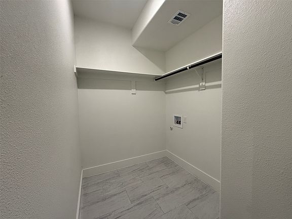 4th image of 205 Reliance Rd