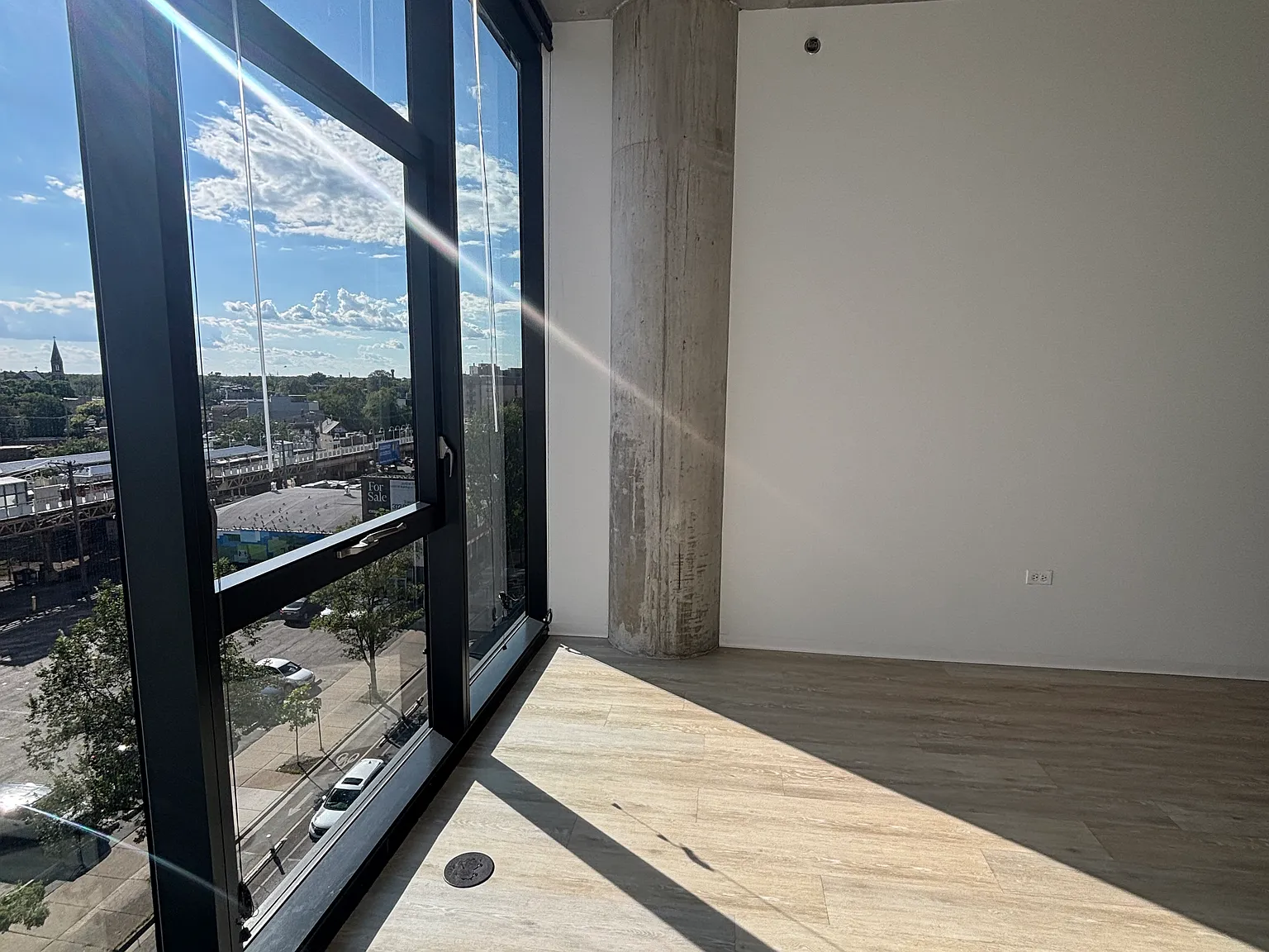 1 bed, 650 sqft, $2,425 — Photo 2