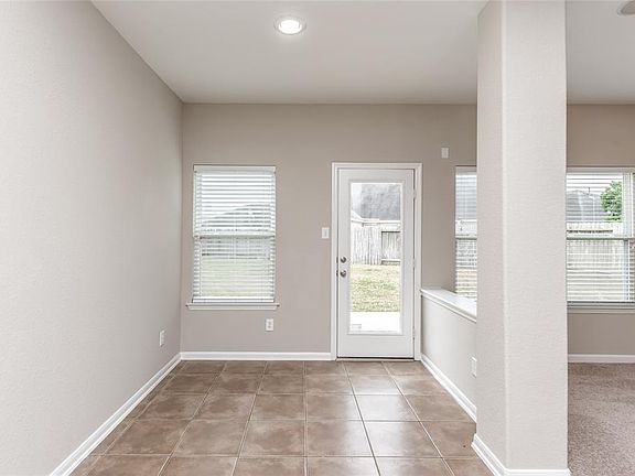 5th image of 7039 Crockett Ridge Dr