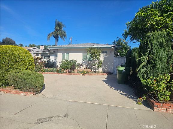 3rd image of 9224-9226 N Gothic Ave
