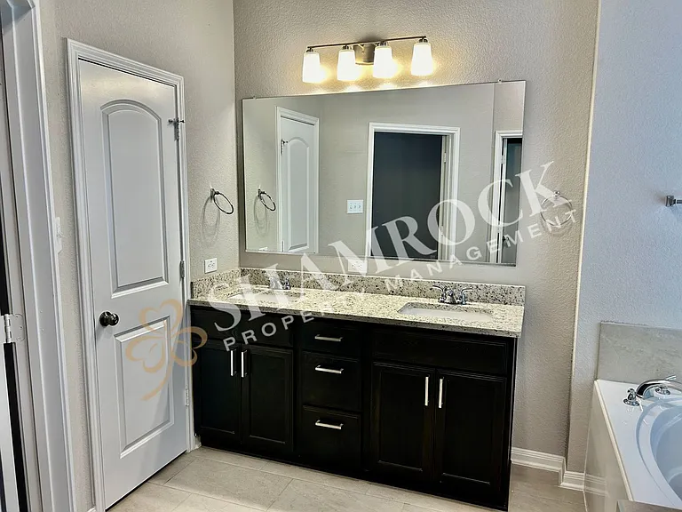 10233 Driskill Dr — Photo 7