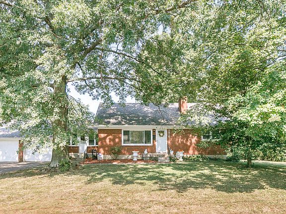 3rd image of 2916 Bradford Dr