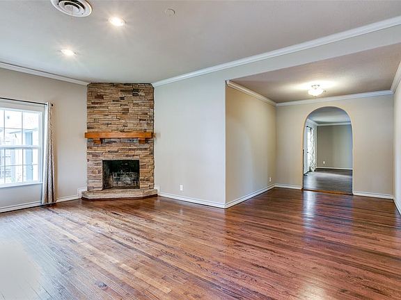 5th image of 6408 Rosemont Ave