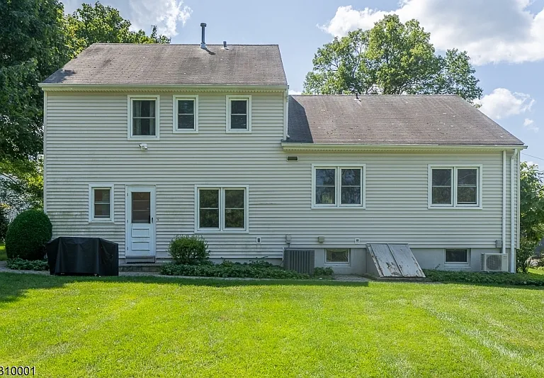 69 Woodland Rd — Photo 4