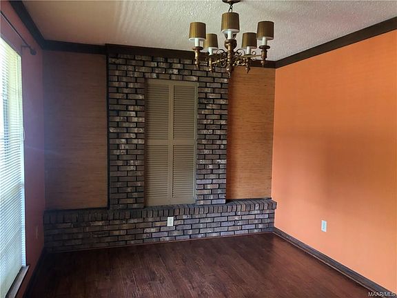 3rd image of 417 Glade Park Dr
