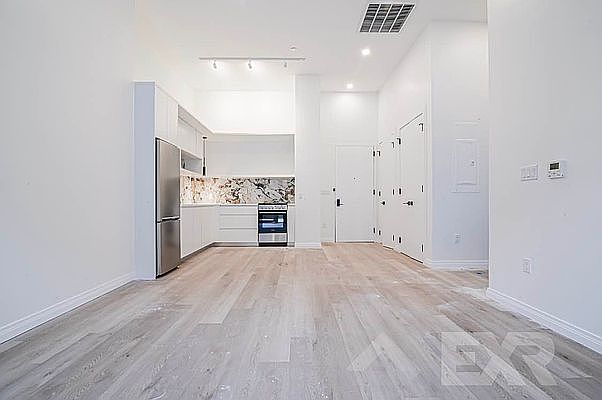 1st image of 957 Atlantic Ave #101