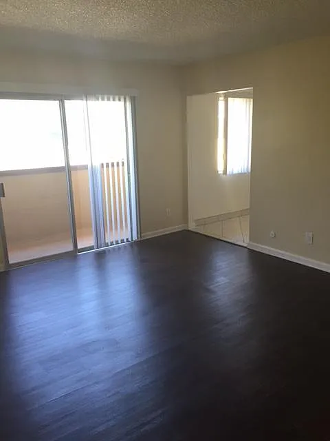 25036 Oak St — Photo 3