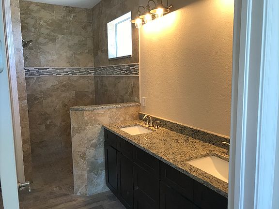 5th image of 433 SE 13th St