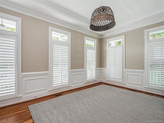 5th image of 658 Vendue Pl