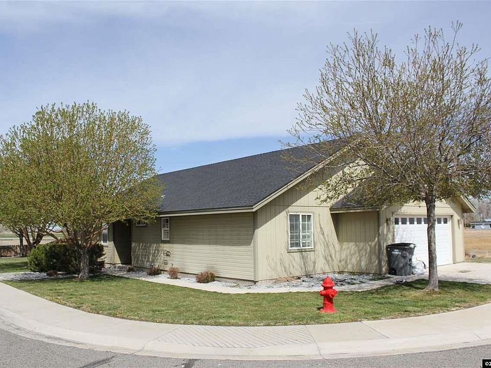 1st image of 396 Sprague Dr