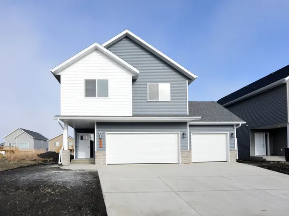 1293 Marlys Dr W, West Fargo, ND 58078