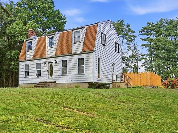 4th image of 107 Church St