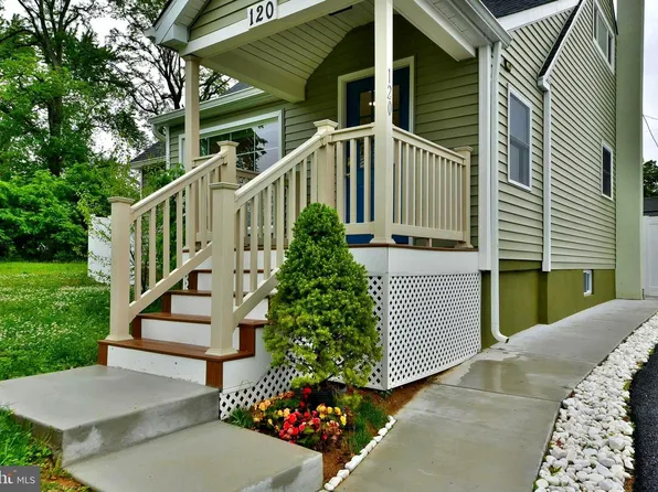 120 Orchard Dr, Levittown, PA 19054