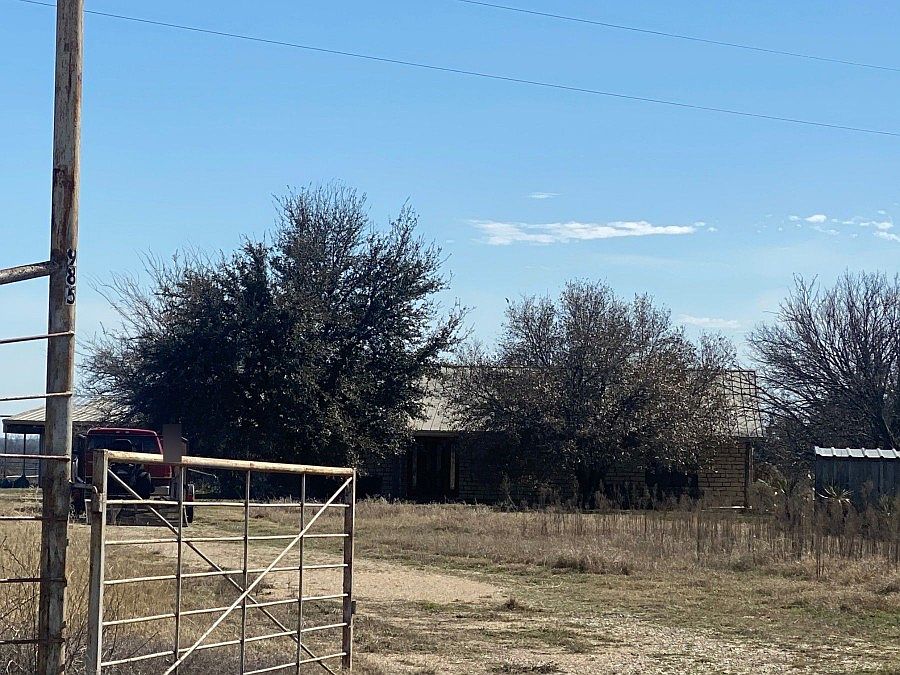 2nd image of 985 County Road 4460
