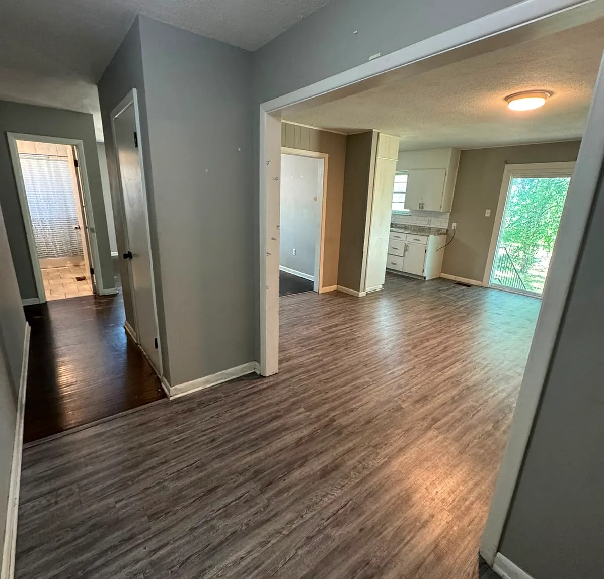 3 bed, 1290 sqft, $1,450 — Photo 2