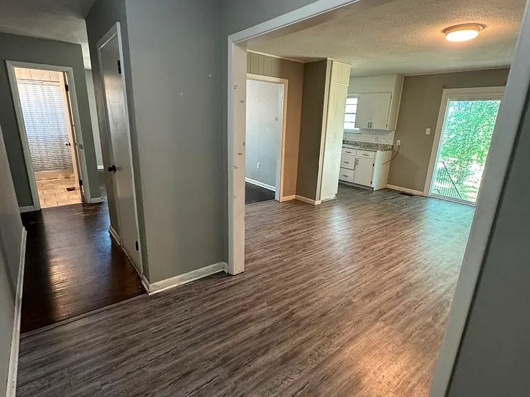 9712 Cerelle Dr — Photo 2