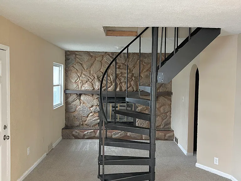 12785 Sherman Ave — Photo 6