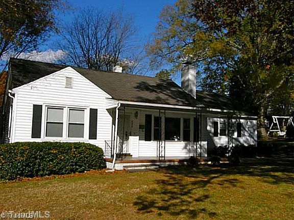 3rd image of 808 Westwood Ave