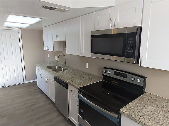 5th image of 923 W Calle Tuberia
