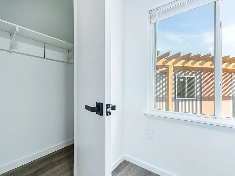 3003 Glenwood — Photo 35