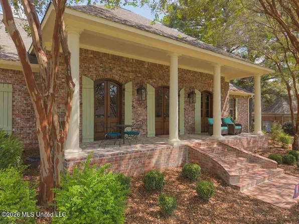 255 Forest Lake Dr, Madison, MS 39110