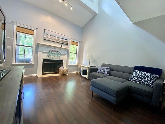 2nd image of 482 Creekwalk Cir