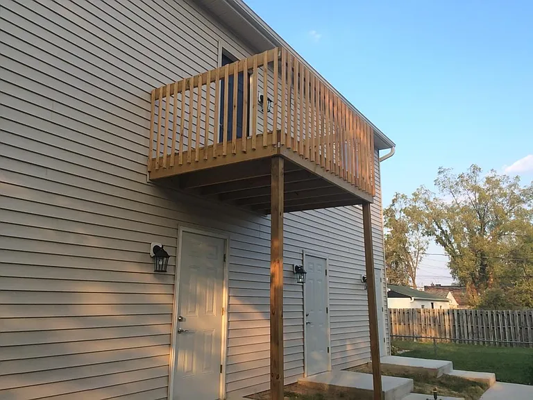 1354 Ida Ave — Photo 2