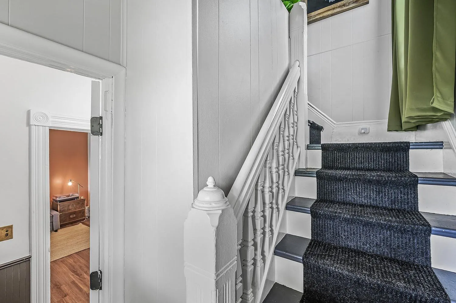 2 bed, 950 sqft, $1,990 — Photo 3