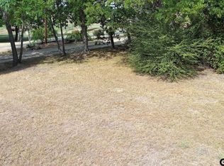 301 E Walnut St, Mabank, TX 75147