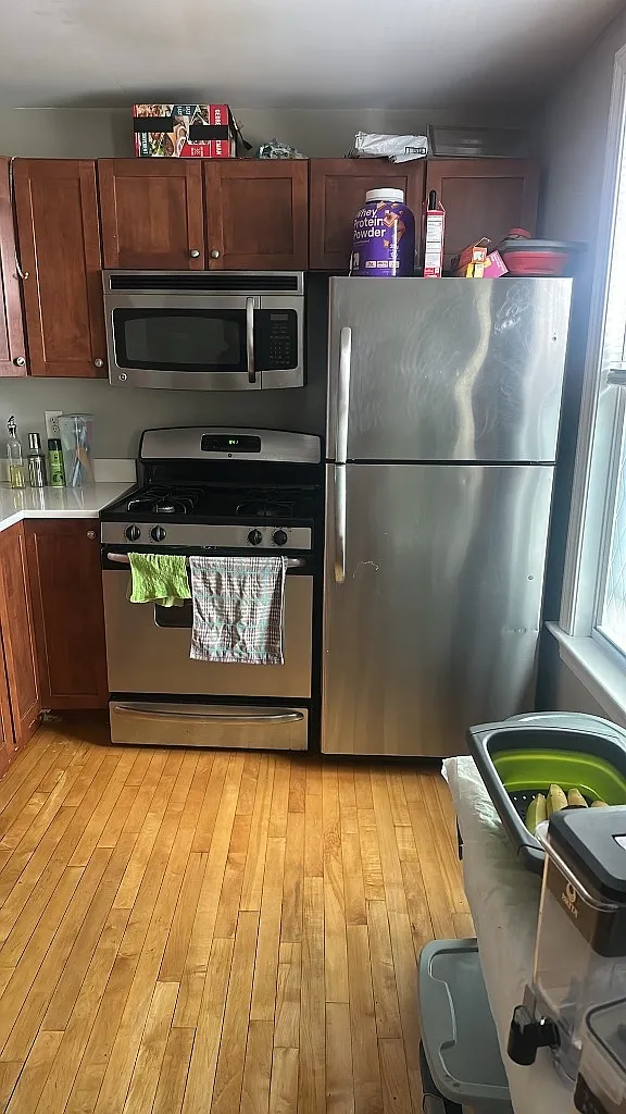 2 bed, 1.0 bath, $2,827 — Photo 2