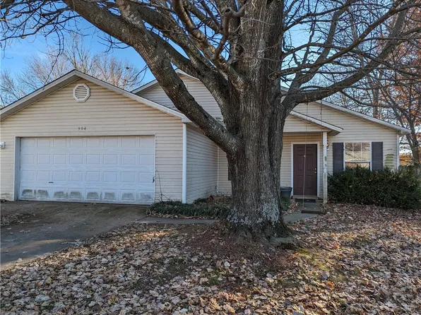 904 E Longview Dr, Rogers, AR 72756