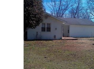 604 N 5th St, Saint Pauls, NC 28384