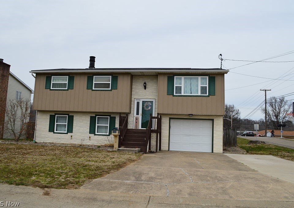 1st image of 2100 McTaggart St