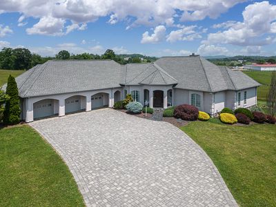 170 Cross Country Ln, Natural Bridge, VA, 24578