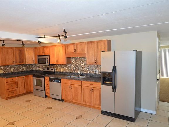 5th image of 300 N 25th St APT 405