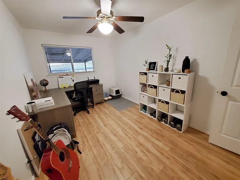 924 Acorn Oaks Dr #A — Photo 11