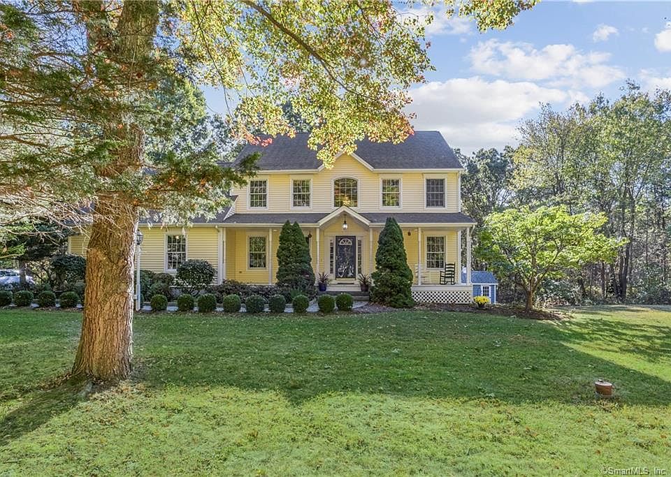 1st image of 8 Somerset Ln