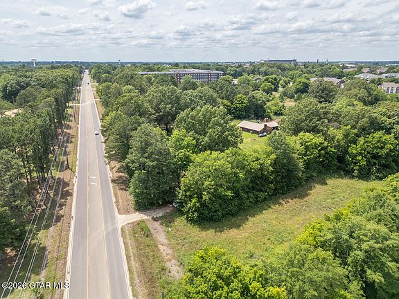5th image of 1803 Blackjack Rd