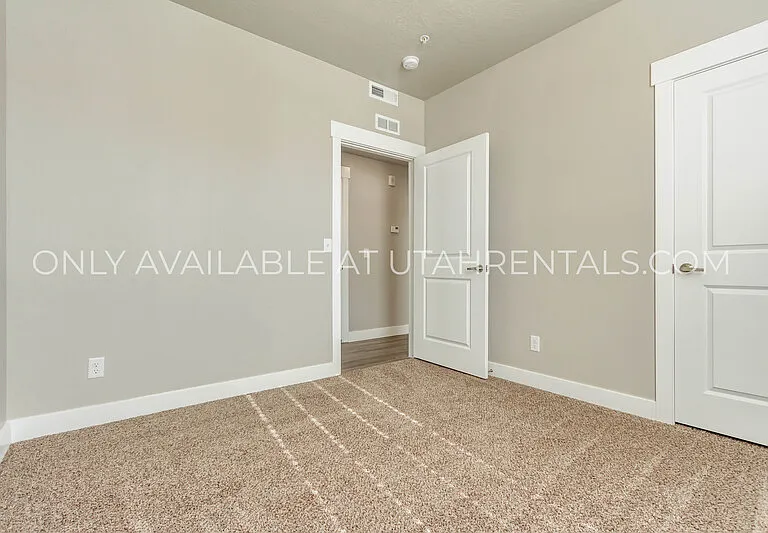 1128 S 820 E #1202 — Photo 20