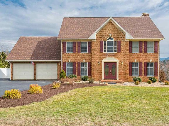 2nd image of 1348 Cumberland Dr