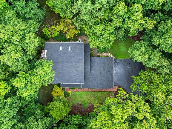 4th image of 9 Wilderness Ln