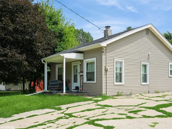 705 E Miller Ave, Des Moines, IA 50315