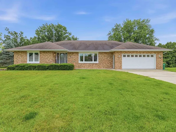 1041 Willow St, Lomira, WI 53048